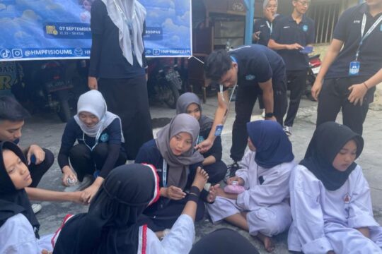 Edukasi Pencegahan Cedera Pesilat oleh HMP Fisioterapi UMS di Gonilan