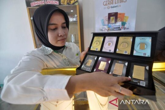 Harga Emas Hari Ini Sentuh Rp2,56 Juta per Gram