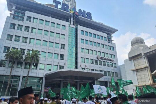 Unjuk Rasa PWNU DKI dan Alumni Pesantren: Bendera Hijau Berkibar di Trans7