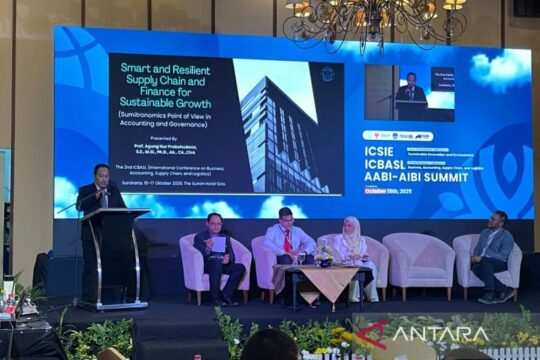 Mengenal Konsep Sumitronomics dalam Seminar Internasional Ekonomi di Solo