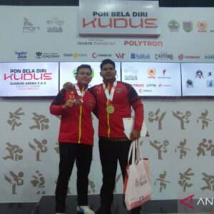 Kakak Beradik Persembahkan Dua Emas untuk Sumbar di PON Bela Diri