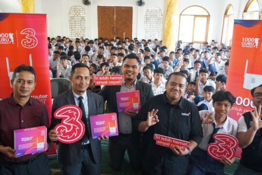 Tri dan 1000 Guru Foundation: Meningkatkan Akses Digital di Daerah Terpencil
