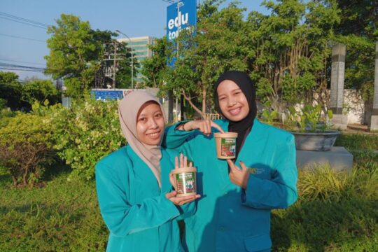 Mahasiswa UMS Ciptakan Detergen Ramah Lingkungan dari Jambu Biji dan Daun Sage