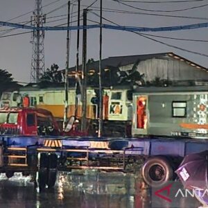 Kecelakaan KA Harina di Semarang: Rangkaian Kereta Ditarik ke Stasiun Tawang