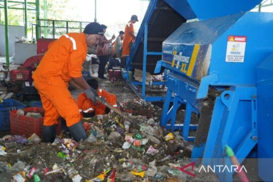 Pekalongan Mendorong Gerakan Pengelolaan Sampah di Sekolah
