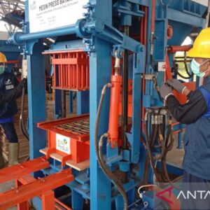 Harapan Baru Melalui Cetakan Batako di Nusakambangan