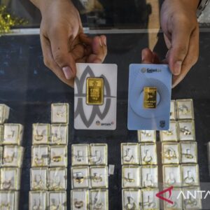 Harga Emas Antam di Pegadaian Turun: Update Terbaru