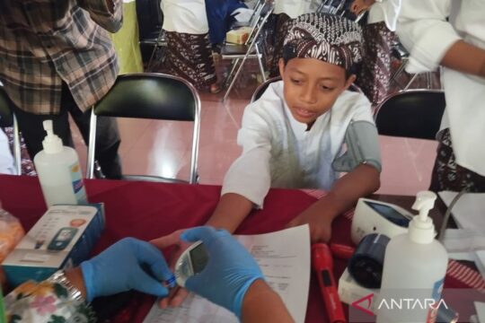 Ratusan Santri di Kudus Ikuti Pemeriksaan Kesehatan Gratis dalam Peringatan Hari Santri