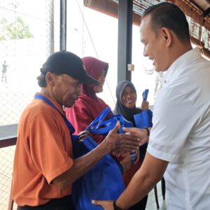 Lapas Semarang Salurkan Bansos untuk Keluarga 20 Narapidana