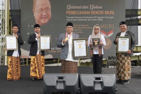 UIN Surakarta Pecahkan Rekor MURI untuk Transaksi Pembelian ETF Syariah