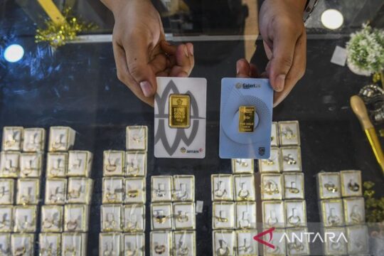 Harga Emas Antam di Pegadaian Turun