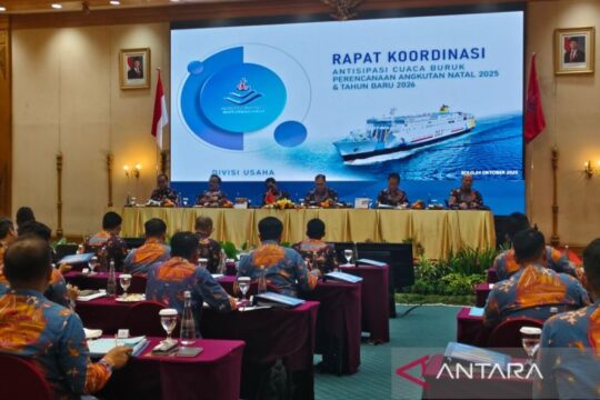 Persiapan Natal dan Tahun Baru 2026 oleh DLU