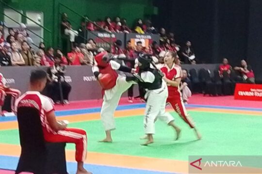 Vinka Persembahkan Medali Emas Pertama Tarung Derajat Jawa Tengah