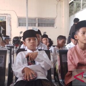 Pegadaian Gelar Khitan Massal dalam Memperingati Hari Santri dan HUT ke-124