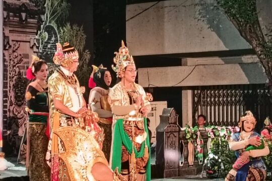 Meriahkan Kota Lama Semarang dengan "Wayang Orang on The Street"