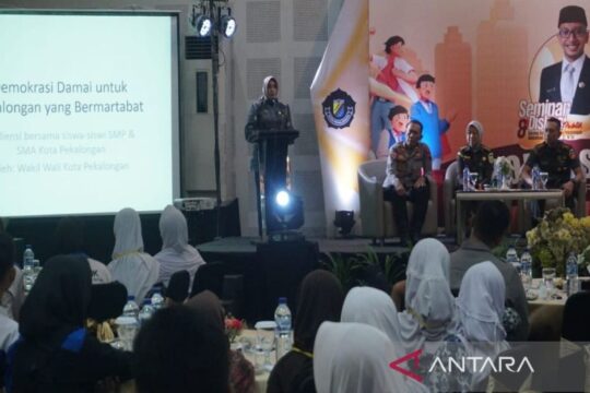 Pekalongan Perkuat Demokrasi Damai di Kalangan Pelajar