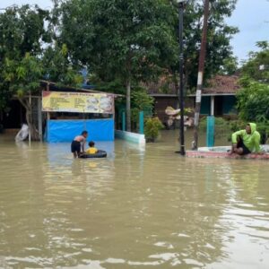 Banjir Bandang Rendam Desa Ketitang Wetan Pati Akibat Tanggul Jebol