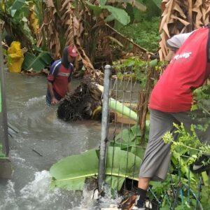 Pembersihan Saluran Air oleh Pemkot Semarang untuk Cegah Banjir