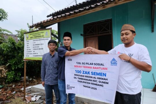 Semen Gresik Dukung Renovasi Madrasah Diniyah Al Hikmah di Rembang