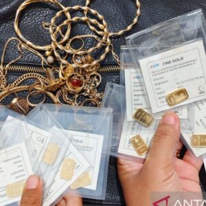 Harga Emas Hari Ini: Penurunan Kompak di Berbagai Produk