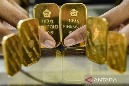 Harga Emas Akhir Pekan Ini: Update dan Analisis