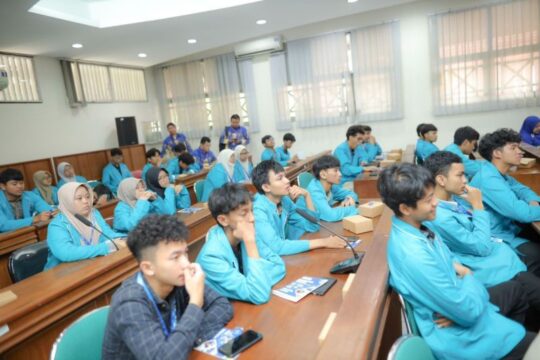 FT UMS Perkenalkan Pembelajaran Kampus kepada Murid SMA dalam Program Sit In University