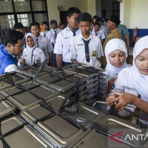 BGN Tekankan Pentingnya Standar Higienis Ompreng MBG dengan Stainless Steel 304