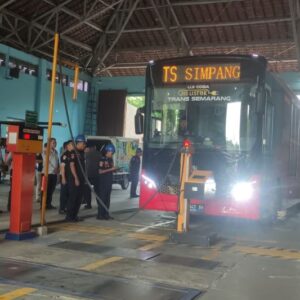 Uji Coba Bus Listrik Trans Semarang dengan Tarif Gratis