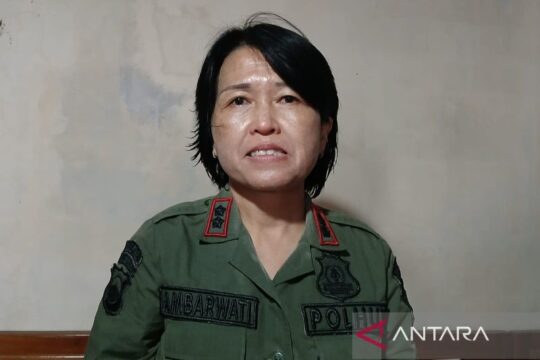 Perhutani Berikan 4.000 Bibit Tanaman Buah untuk Warga Desa Congkrang Temanggung