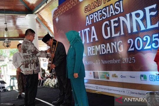Bupati Rembang dan Istri Ditetapkan Sebagai Ayah dan Bunda Genre oleh BKKBN Jateng