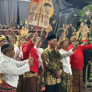 Sumanto Dinobatkan Sebagai Bapak Wayang Kabupaten Karanganyar
