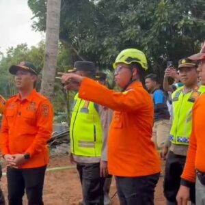 Percepatan Pencarian Korban Longsor di Cibeunying oleh Bupati Cilacap