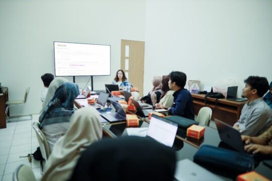 Diskusi Ilmiah UMS: Deteksi Emosi dan Niat Manusia Melalui AI