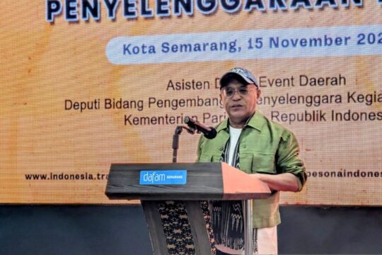 Kembangkan Desa Pariwisata Berbasis Kearifan Lokal Bersama Samuel Wattimena