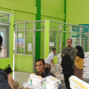 Bantuan Pangan Beras dan Minyak dari Bulog Banyumas untuk 586.951 Penerima