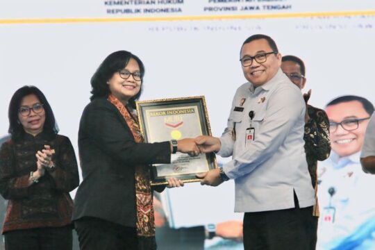 Kemenkum Jateng Pecahkan Rekor MURI dengan Pos Bantuan Hukum