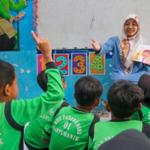 Membangun Generasi Peduli Lingkungan Melalui Membaca Bersama