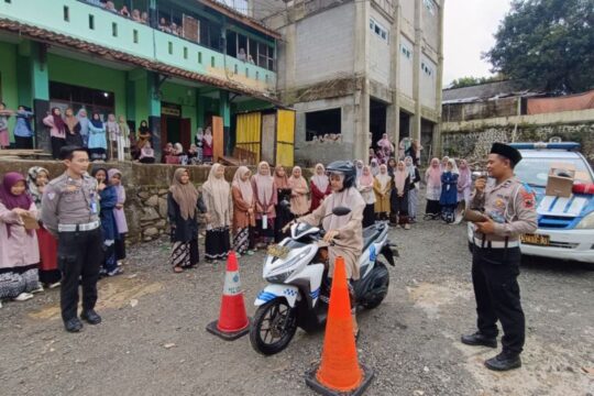Edukasi Tertib Berlalu Lintas untuk Santri di Purbalingga