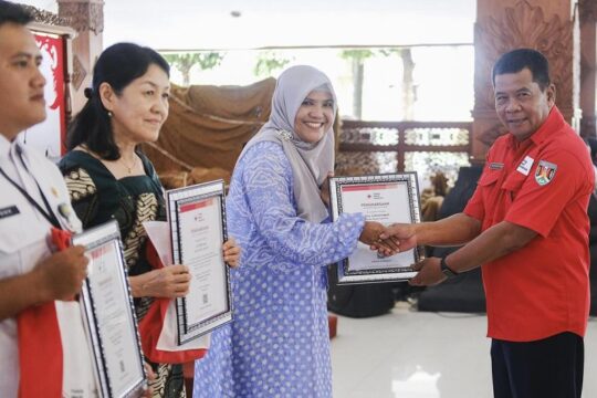 Pemberian Penghargaan untuk 350 Donor Darah Sukarela di Magelang