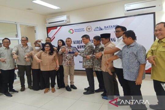 Penyelesaian Hambatan Pendirian Industri di Batang oleh Komisi VII DPR RI