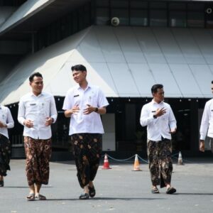 Kebijakan Pemakaian Sarung Batik Bagi ASN Dongkrak Bisnis UMKM