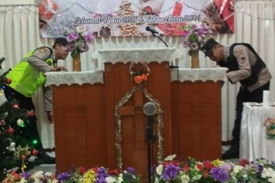 Sterilisasi Gereja di Tasikmadu Karanganyar untuk Kenyamanan Ibadah Natal