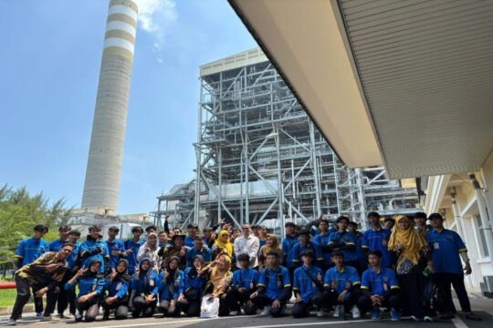 PLTU Batang Mendukung Pendidikan Melalui Program BEST Class