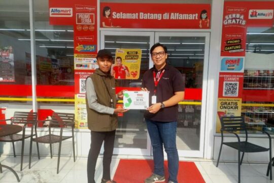 Eco Store Alfamart: Transformasi Sampah Menjadi Paving Block Ramah Lingkungan