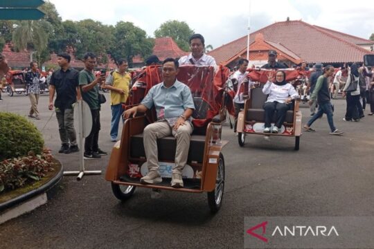 Becak Listrik: Solusi Efektif untuk Pengayuh Lansia di Cilacap