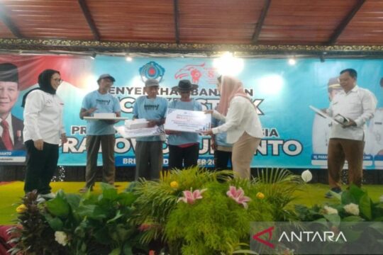 Kebahagiaan Lansia Brebes Terima Bantuan Becak Listrik