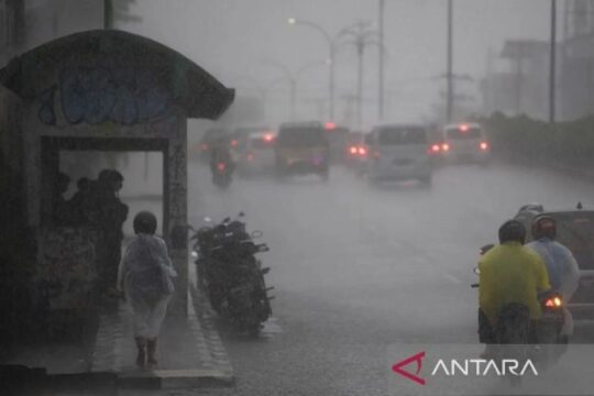 Prakiraan Cuaca Semarang Hari Ini: Hujan Ringan dan Suasana Berawan