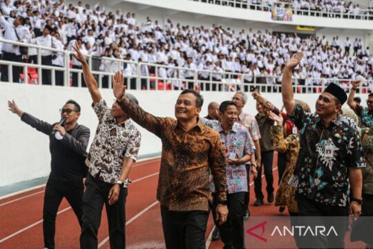 Pemerintah Provinsi Jawa Tengah Serahkan 13.111 SK PPPK Paruh Waktu Formasi 2025 di Stadion Jatidiri