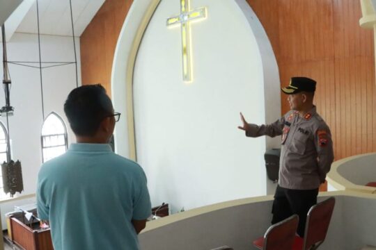 Kapolres Wonosobo Memastikan Kesiapan Gereja Menjelang Natal 2025