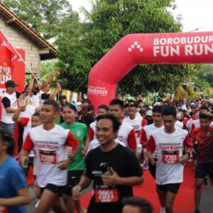 Kemeriahan Bank Jateng Borobudur Marathon 2025: 2.000 Pelari Ikuti Fun Run dan Dukung UMKM